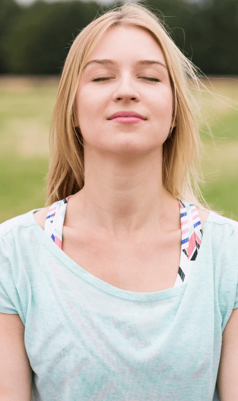 chica meditando